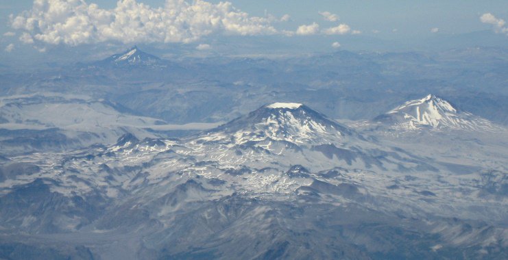 Sismo en cráter de Volcán ubicado en zona central del país alerta al Sernageomin