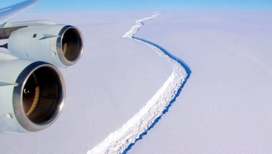 Grieta en la Antártida preocupa a científicos: Un mega iceberg está a punto de soltarse
