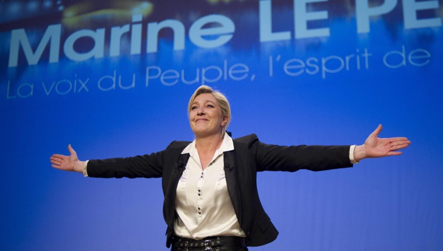 Francesa Le Pen apoyaría repatriar la producción de autos al estilo de Trump