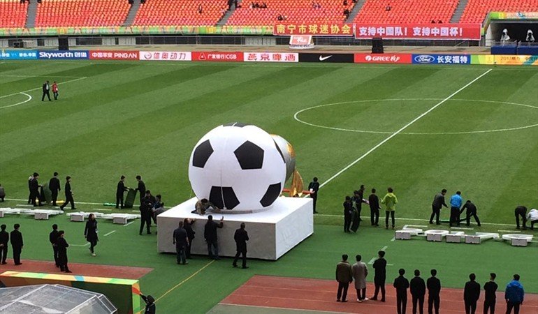 Cosas del Fútbol: La presencia de Felipe Camiroaga en la final de la China Cup