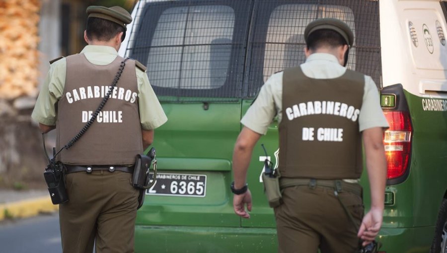 Carabineros confirma suicidio de uniformado al interior de bus de fuerzas especiales