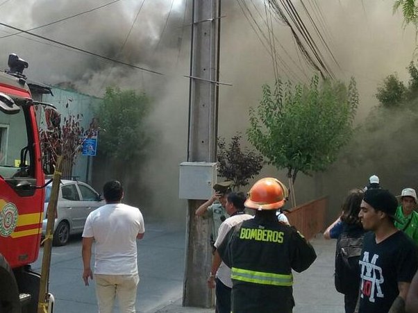 Viviendas destruídas y bomberos heridos deja incendio en San Felipe