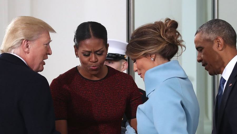Video: El regalo de Melania Trump que puso en aprietos a Michelle Obama