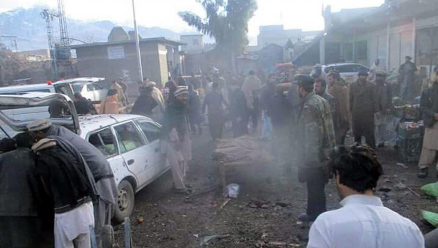 Explosión en un mercado de Pakistán deja al menos 20 muertos