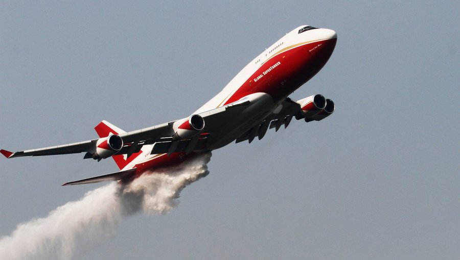 Gobierno no descarta utilizar nuevamente "mega aviones" para combatir catástrofes