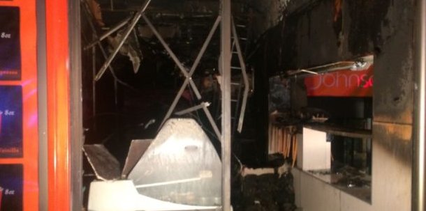 Incendio en Mall Panorámico de Providencia deja una panadería destruida
