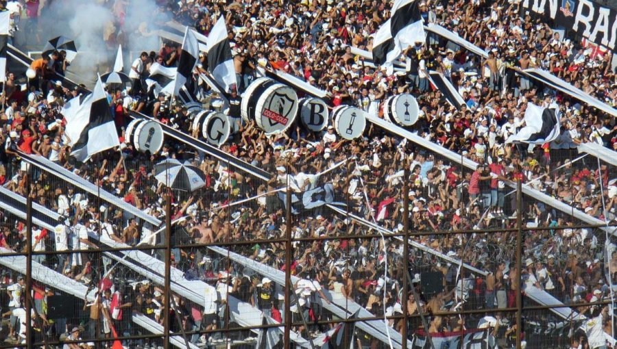 Colo Colo deberá pagar millonaria multa por infringir ley de violencia en los estadios