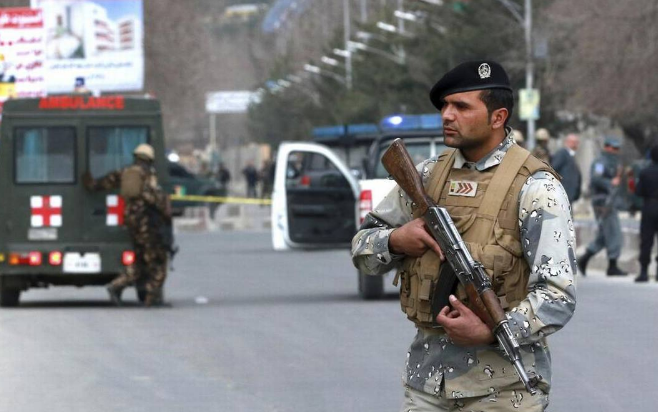 Ataque a hospital militar en Afganistán deja al menos 30 muertos y 50 heridos