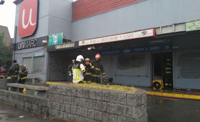 Incendio afectó a restobar ubicado en la comuna de Chiguayante