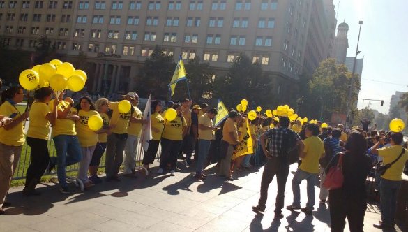 Movimiento No+AFP realizó protesta frente al Palacio de La Moneda