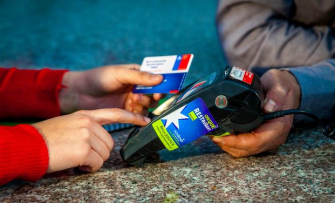 Junaeb reduce a $200 pesos el monto mínimo a utilizar en tarjeta Sodexo