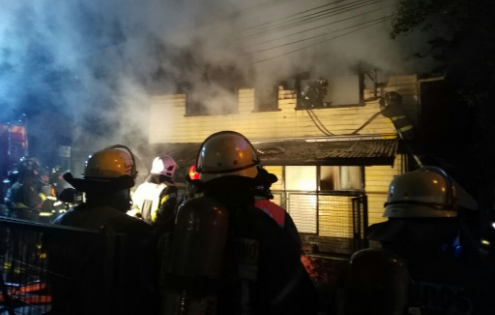 Incendio estructural deja graves daños a una vivienda en Osorno