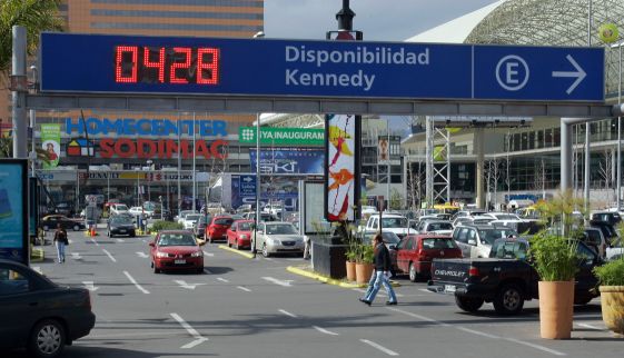 Parque Arauco cambiará nuevamente forma de cobrar estacionamientos