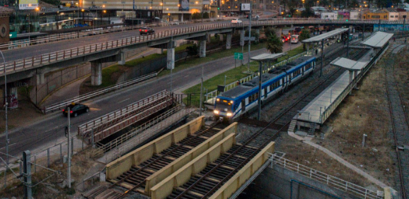 Metro de Valparaíso restablece su servicio tras suspensión temporal por fuerte sismo