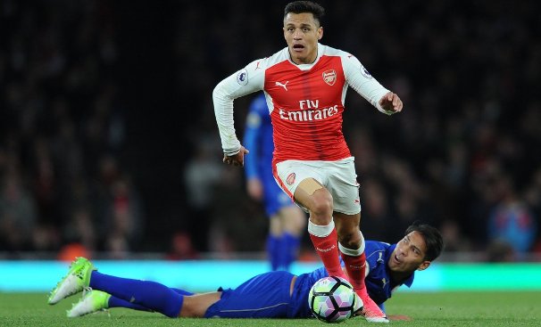 Arsenal con Alexis los 90 minutos venció por la mínima al Leicester City