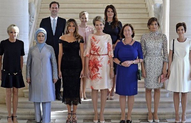 Foto del esposo del Primer Ministro de Luxemburgo en la OTAN da la vuelta al mundo