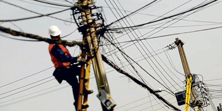 Casi tres mil clientes se encuentran sin suministro eléctrico en la Región Metropolitana