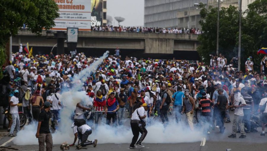 Protesta opositora en Venezuela deja un muerto y varios heridos de bala