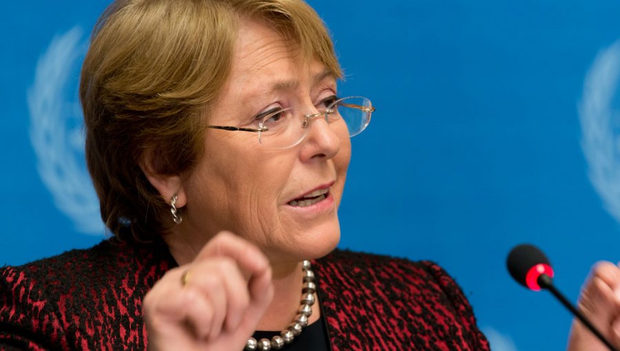 ¿Bachelet le responde a Piñera?: Tuit de Presidenta ataca bromas “machistas”