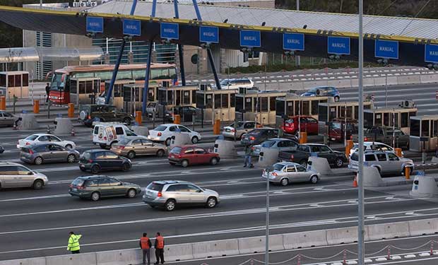 Fin de semana largo: Más de 300 mil vehículos saldrán de la Región Metropolitana