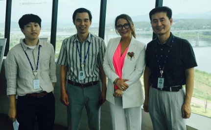 Alcaldesa Cathy Barriga viajó hasta Corea del Sur por motivos laborales