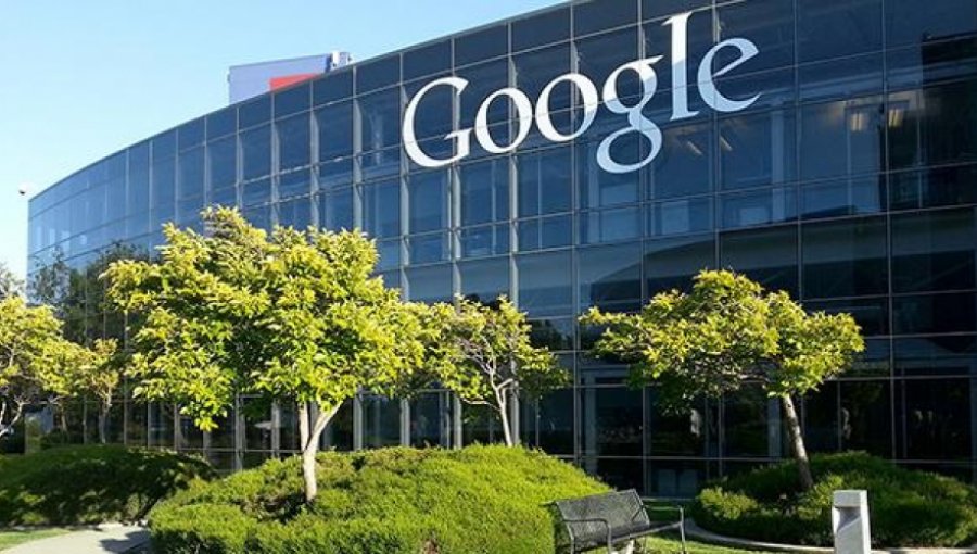 Unión Europea impone multa record a Google de 2.700 millones de dólares