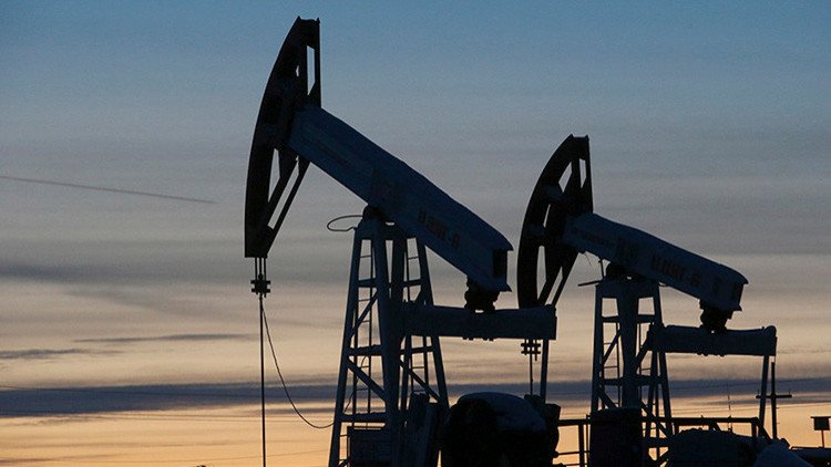 Sube el precio del petróleo tras la caída de la producción en EE.UU.