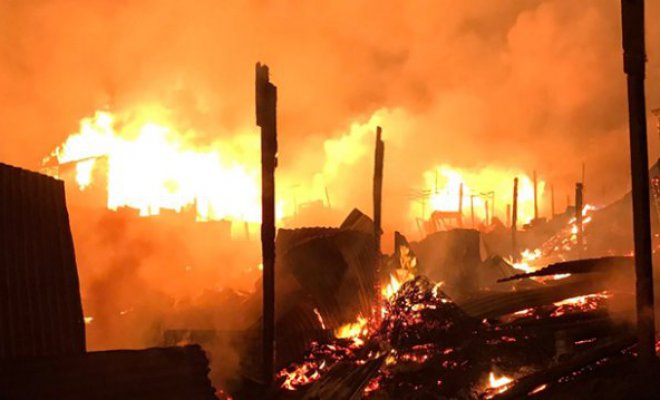 Incendio consume 10 viviendas en sector de La Toma en Antofagasta