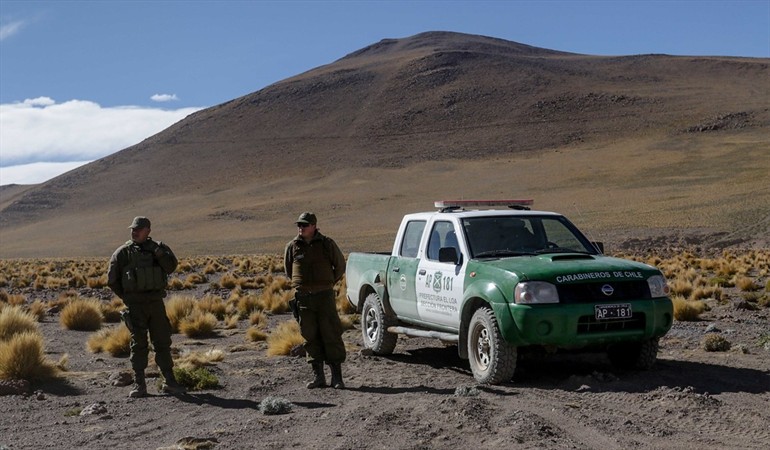 Dos carabineros son detenidos por efectivos de la policía Boliviana en la frontera