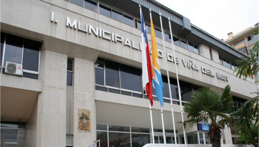 Coca Mendoza asume como Alcalde en Viña del Mar con polémica sesión de concejo