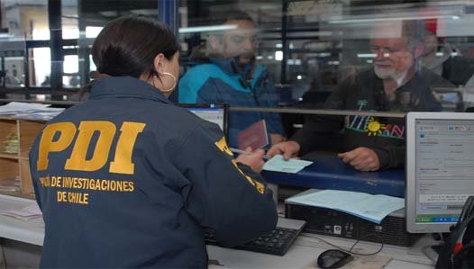 Expulsan de Chile a colombiana por vínculos con sicarios
