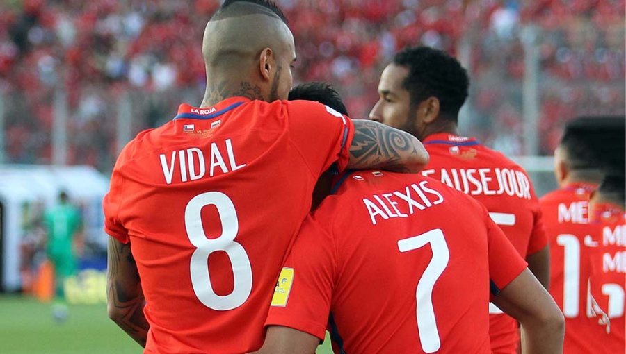 Alexis Sánchez y Arturo Vidal en la pelea por premio "The Best" de la FIFA
