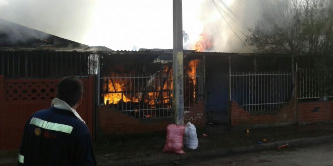 Incendio en San Felipe deja un muerto y varias casas destruidas