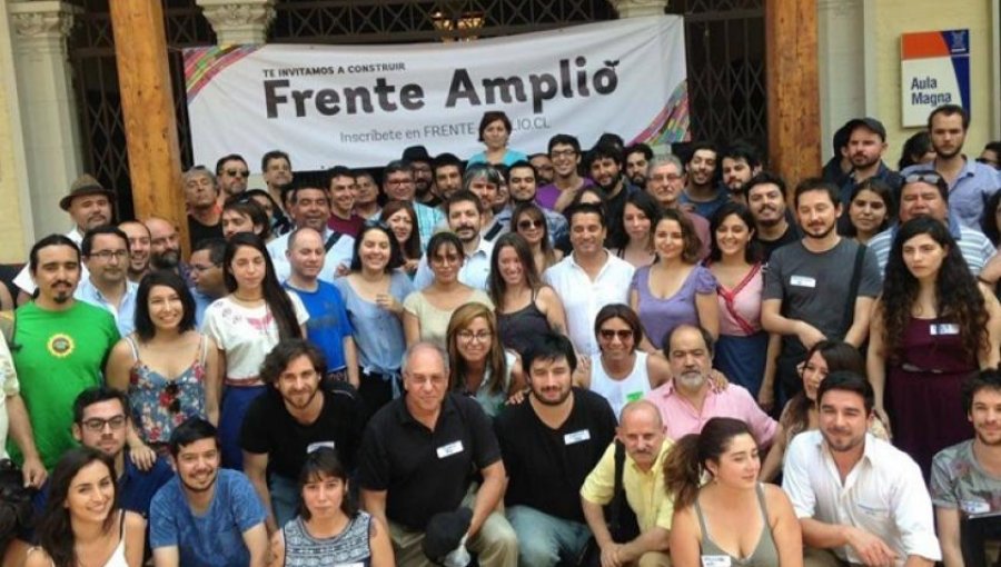 Frente Amplio inscribe finalmente 180 candidatos en total: Incluido Alberto Mayol en Distrito 10