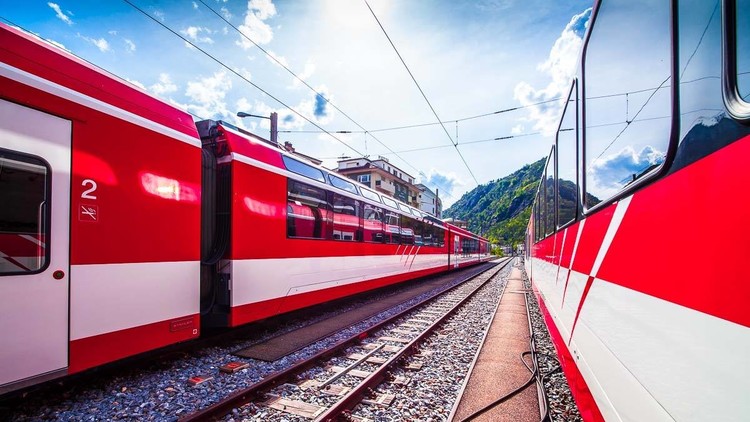 Dos trenes colisionan en Suiza, dejando una treintena de heridos