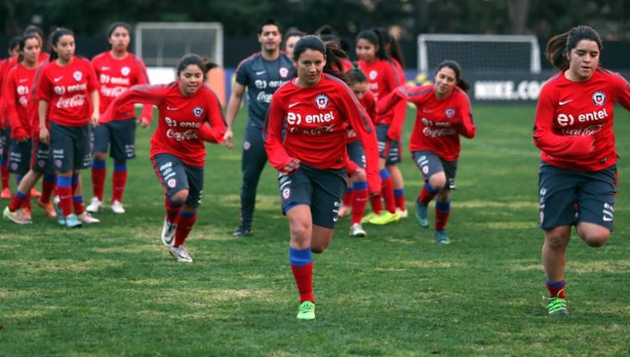 La Roja femenina cosechó un empate ante París FC