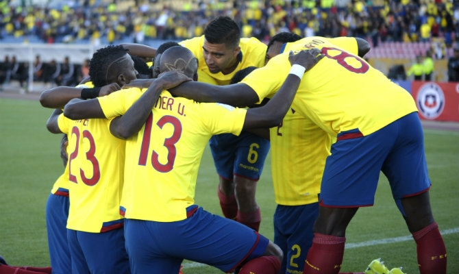 DT de Ecuador apostaría por futbolistas de liga local para enfrentar a Chile