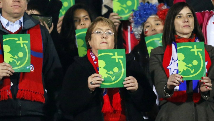 Bachelet y fracaso de Chile:"En las alegrías y las tristezas, estoy con la Roja"