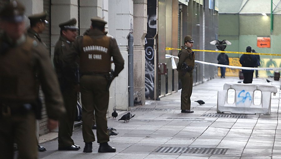 Matan a puñaladas a joven en el centro de Santiago por oponerse a asalto