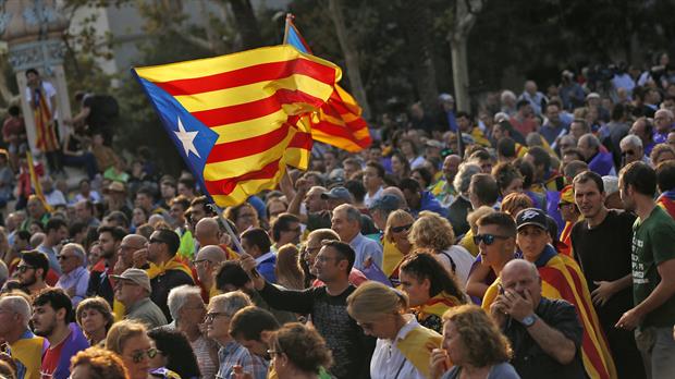 España al Rojo: Duro llamado a catalanes a obedecer al Gobierno Central