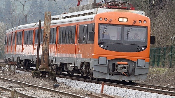 EFE anuncia licitación para compra de 16 trenes que operarán en el sur del país