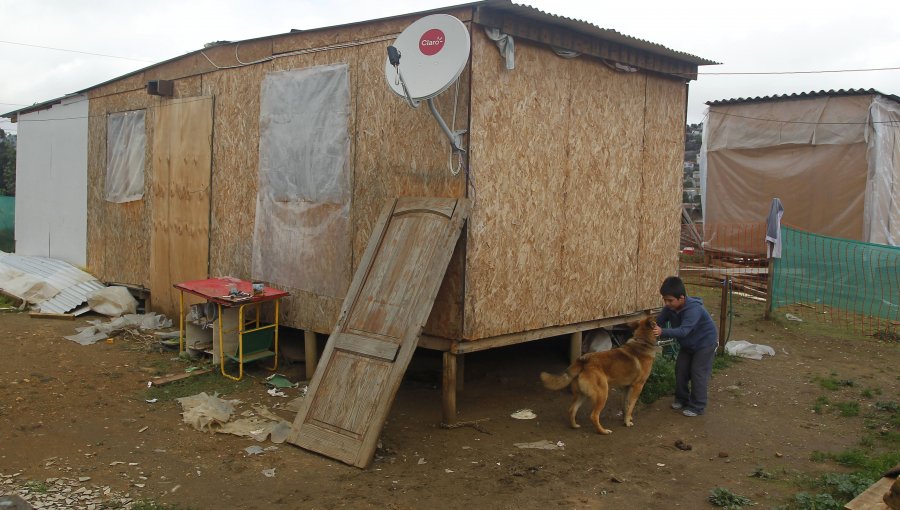 Más de 40 mil personas viven en al menos 700 campamentos en Chile