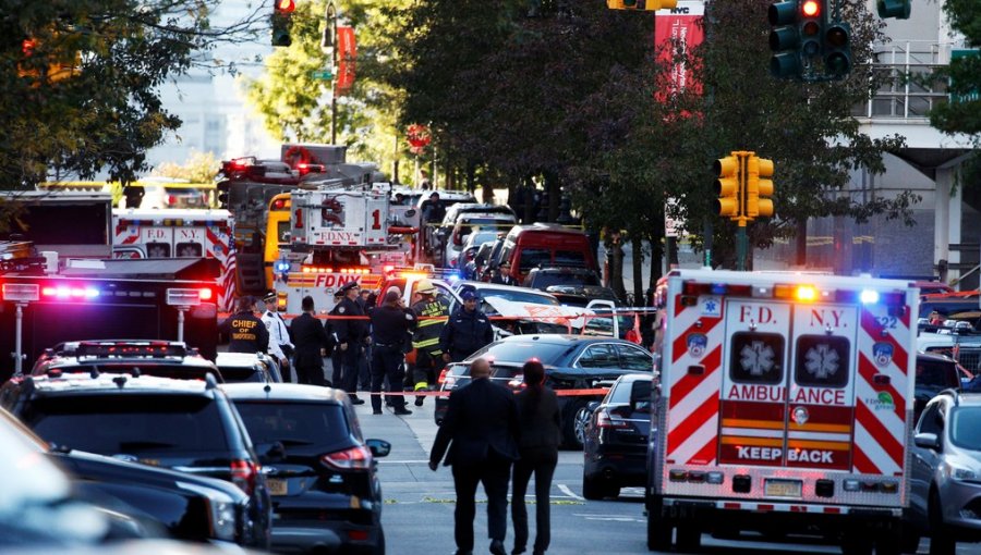 Al menos 8 muertos y 12 heridos en Nueva York después que camioneta ingresa a ciclovía