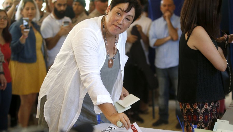 Sánchez se emocionó hasta las lágrimas por apoyo popular en local de votación