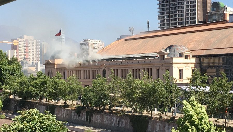 Incendio en Estación Mapocho: 3 mil personas fueron evacuadas