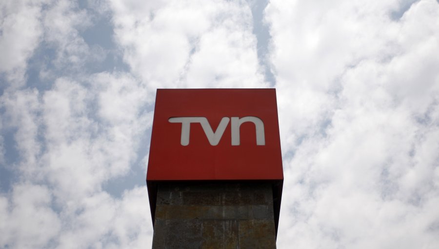 Terremoto en TVN: Directorio analiza futuro de jefe de prensa tras facilidades a Guillier en programa de TV