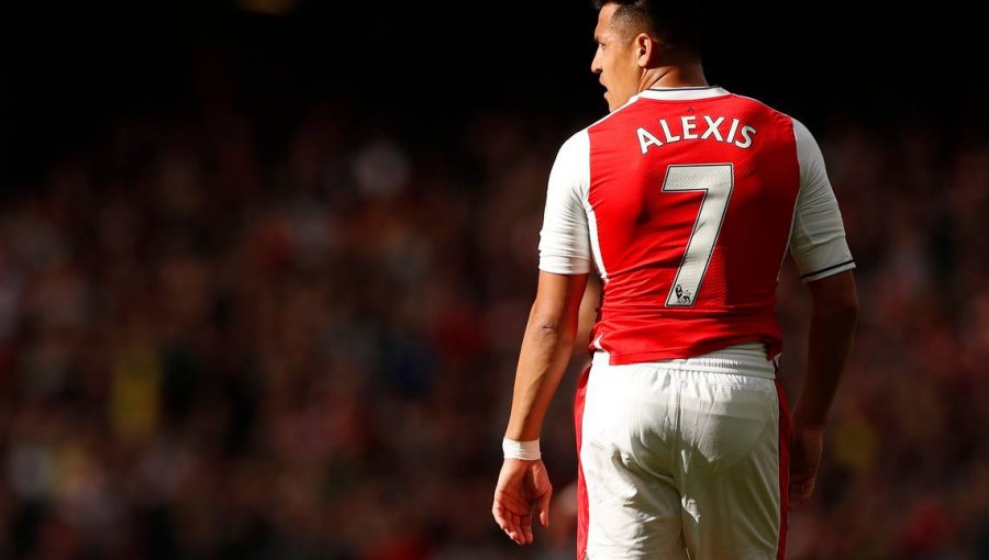 Arsenal igualó sobre la hora con pase de Alexis Sánchez