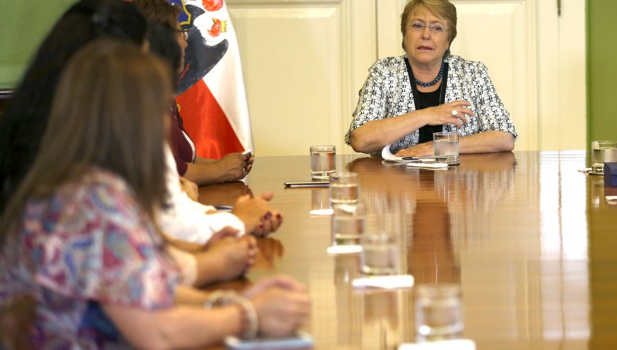 Bachelet se reunió con dirigentes del campamento Manuel Bustos de Viña del Mar