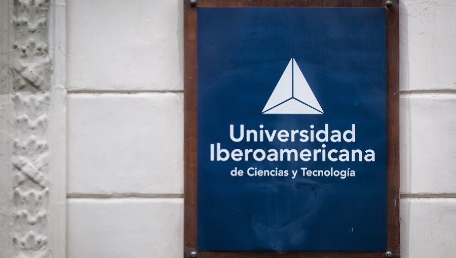 Mineduc anuncia cierre de la Universidad Iberoamericana por crisis económica