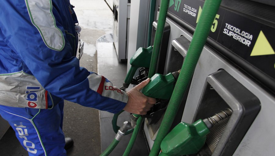 Informan baja del precio de la bencina, pero sube el kerosene y el gas licuado